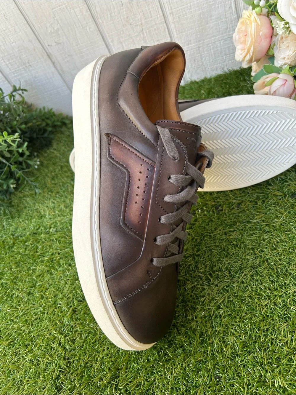 Magnanni Men's Phoenix Lace Up Sneakers Core: Grey/Brown size 10 Like new/no box